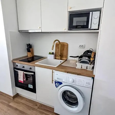 Апартамент Modern & Cozy 2-br